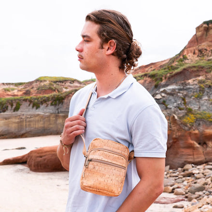 Unisex natural cork messenger bag 