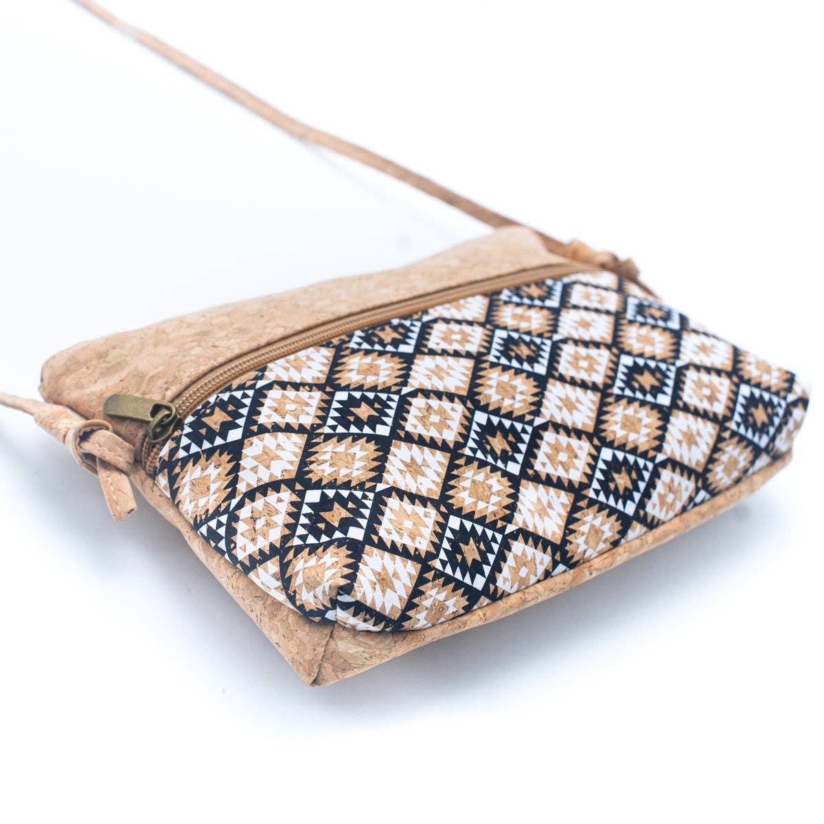 Bottom view Cork handbag with geometric pattern 