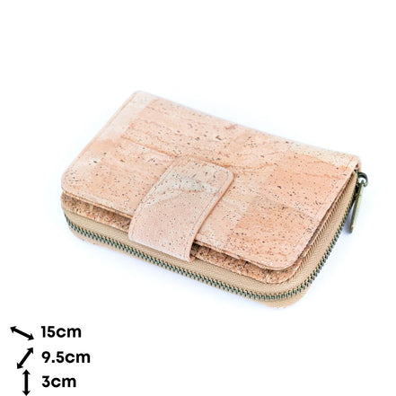 stylish and functional medium-sized women’s cork wallet—a perfect blend of durability, sustainability, and modern design