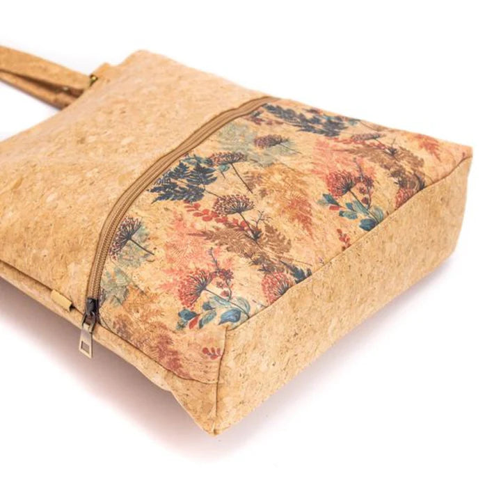 Cork tote bottom and diagonal patterned zipper detail