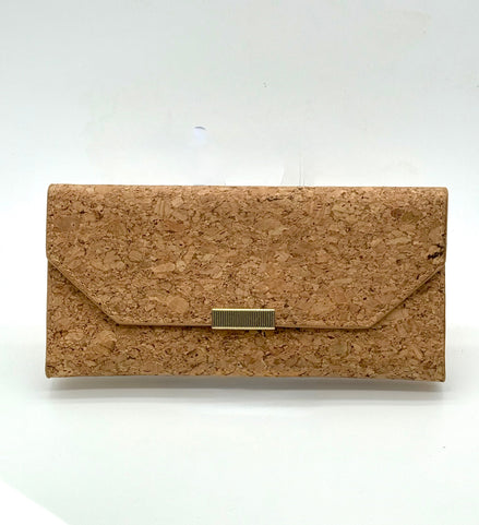 A slim, lightweight RFID three-fold cork wallet that keeps your essentials organized. Soft in the hand, durable in daily use, and naturally water-resistant.