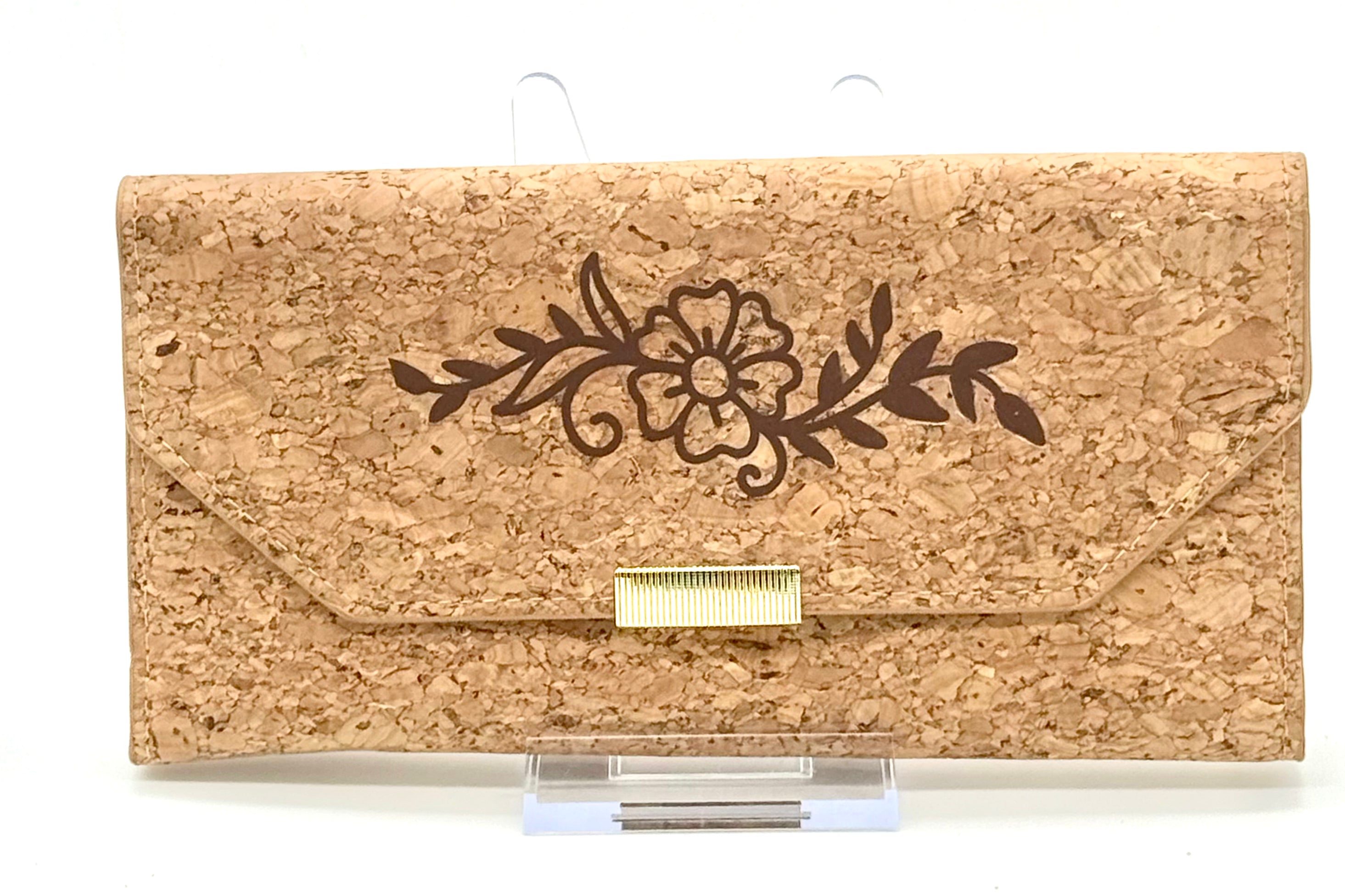 A slim, lightweight RFID three-fold cork wallet that keeps your essentials organized. Soft in the hand, durable in daily use, and naturally water-resistant.