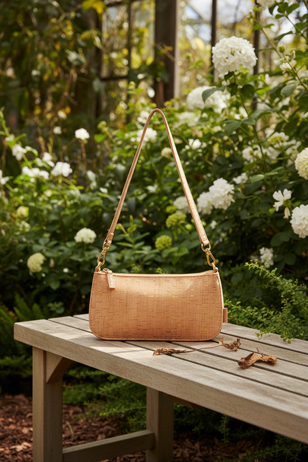Cork shoulder bag with gold flakes and detachable strap ‚Äì front view